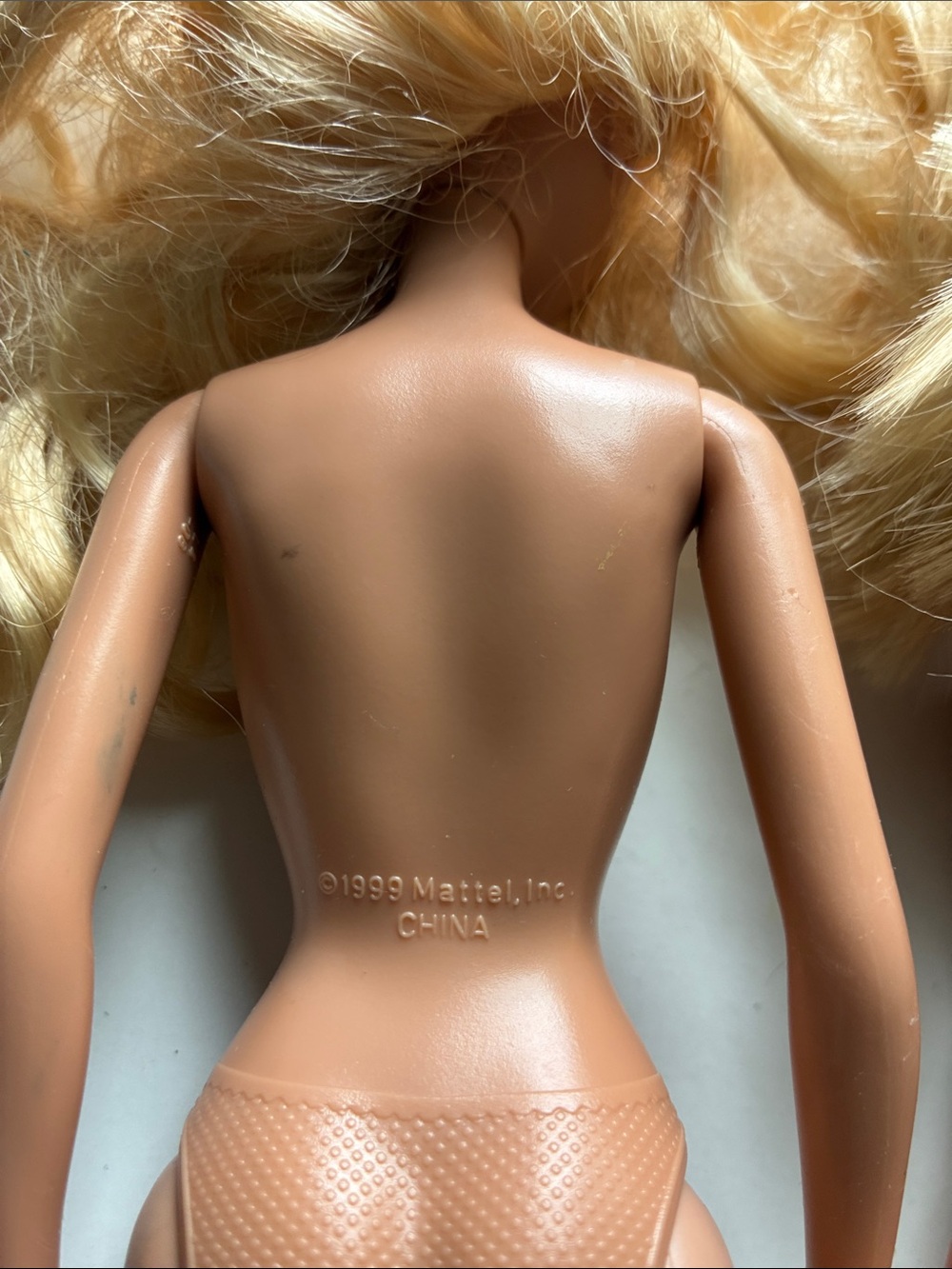 Lot of 5 Barbie Fashion Dolls - Picture 2 of 11